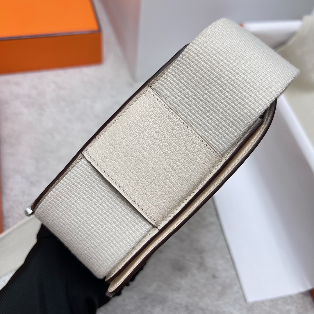 Hermes Geta Shoulder Bag In White Mysore Goatskin Leather